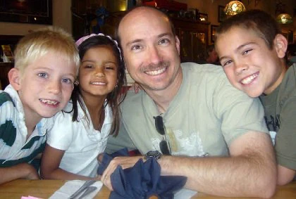 Picture of Daren and kids